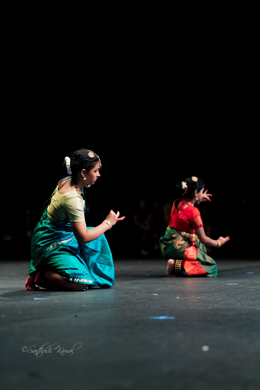 Bharatanatyam dancers at Shri School of Dance